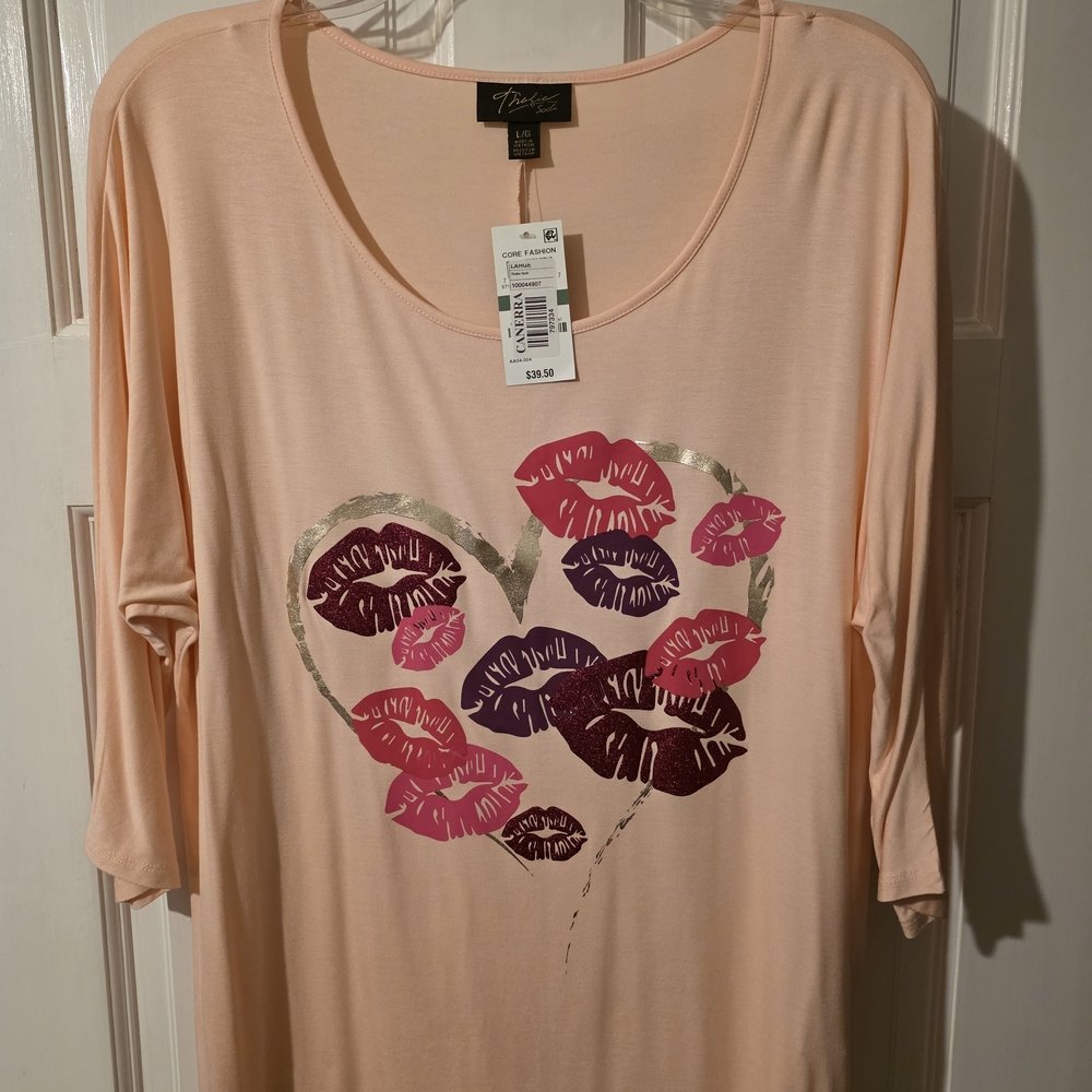 NEW Peachy Pink Kiss Print Women's Top, Sz Large, Valentine Shirt